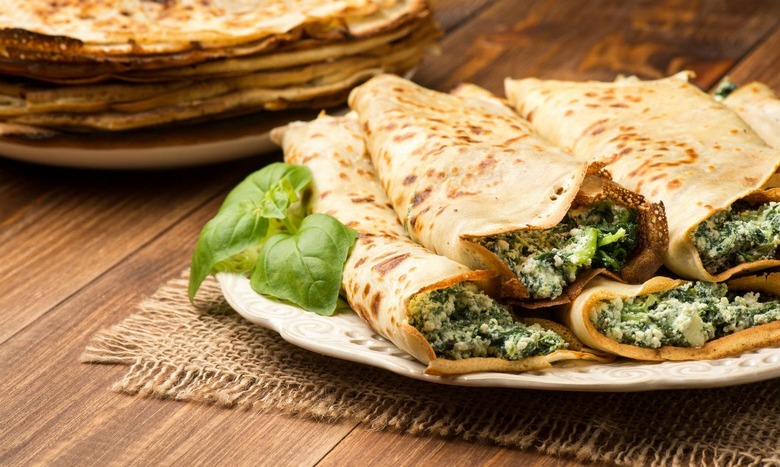 Spinach-Filled Crepes with Smoked Salmon Sauce